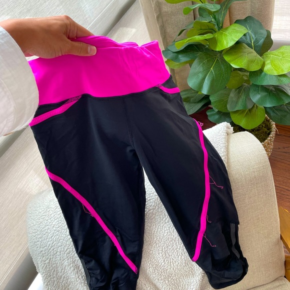 Lululemon running crops - Picture 3 of 3